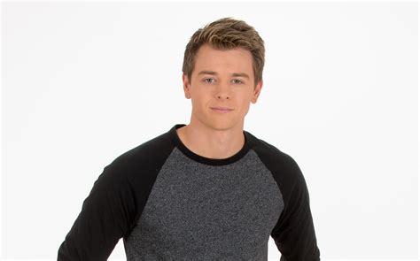 GENERAL HOSPITAL’s Chad Duell Posts Hot Shirtless Selfie.